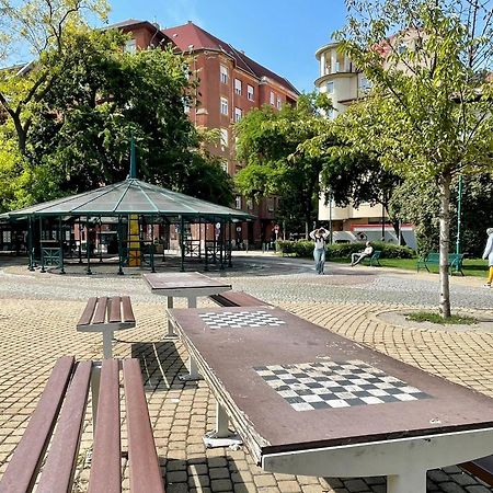 Green City Apartment Budapest - Free Garage, Ac, Balcony, Wi-Fi Exterior photo